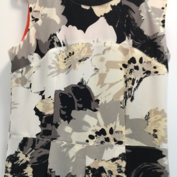 NWOT Gorgeous Ladies Summer Dress - Picture 9 of 10